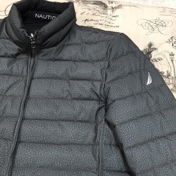 Nautica Men's Reversible Midweight Puffer Jacket - Picture 8 of 9